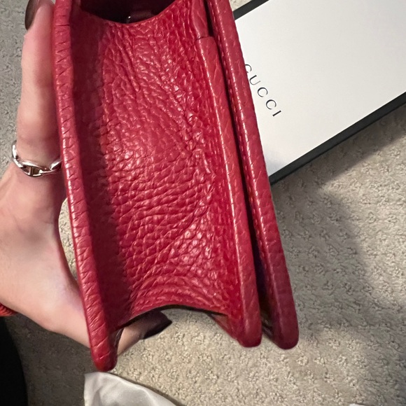 Red Gucci clutch with gold long chain. Perfect condition - Picture 4 of 10